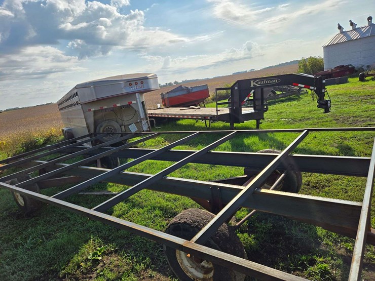 10’-x-24’-bale-trailer,-12-ton-running-gear,-front-end-was-gone-through-and-trails-at-40-mph-per-sel-image-4