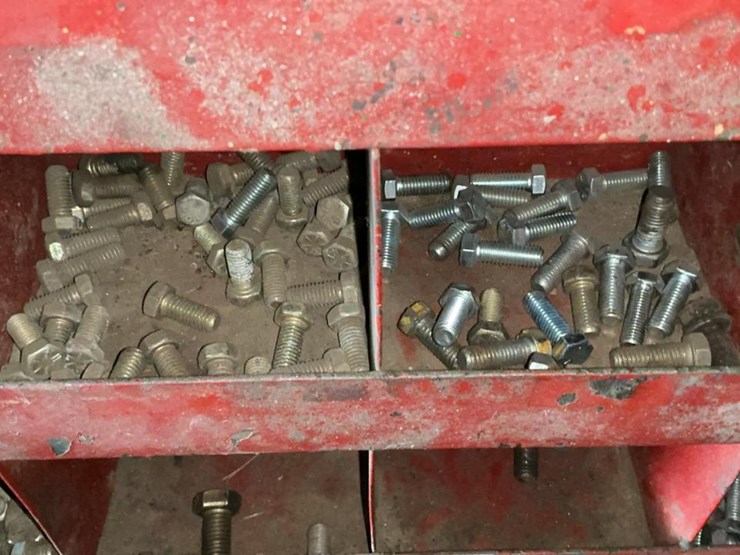 #120-•-coarse-thread-bolts-rack-and-contents-image-23