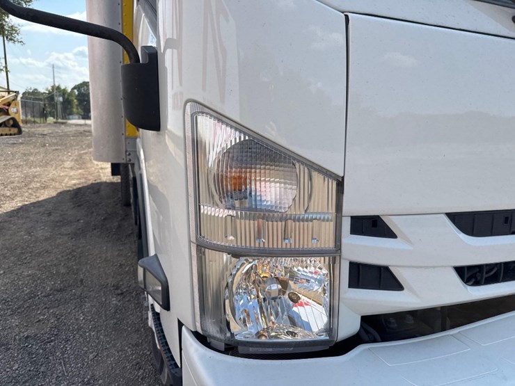 2016-izuzu-nprxd-s/a-box-truck-image-19