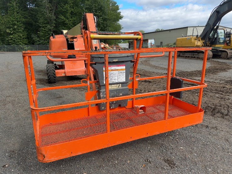 2016-jlg-460sj-image-8