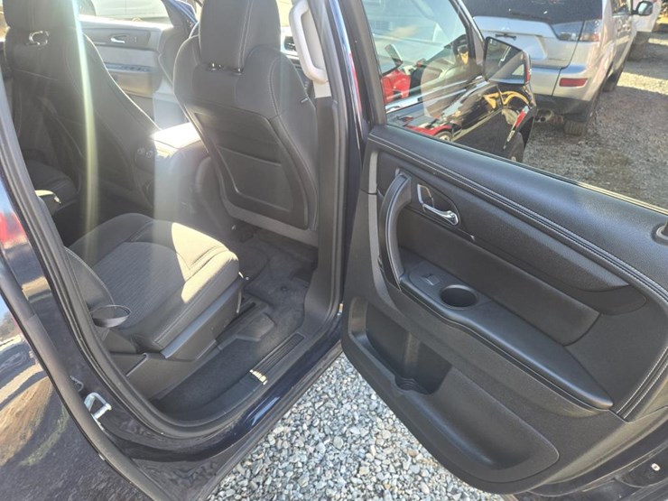 2016-chevrolet-traverse-image-24