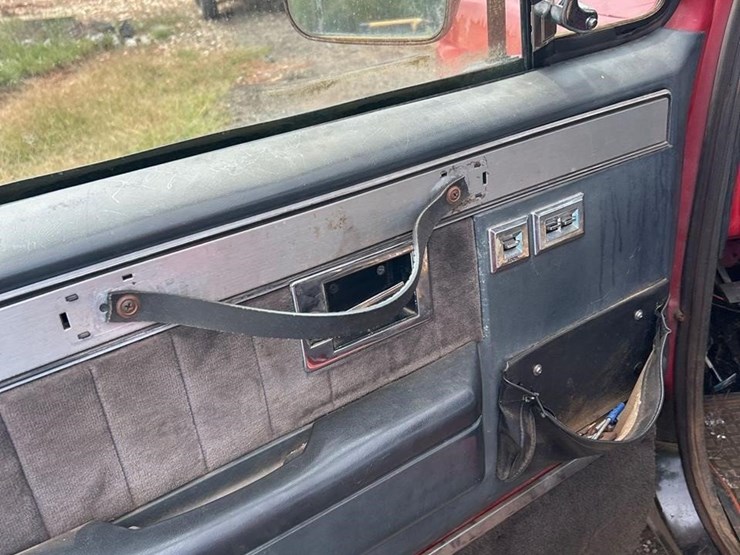 1986-chevrolet-silverado-image-17