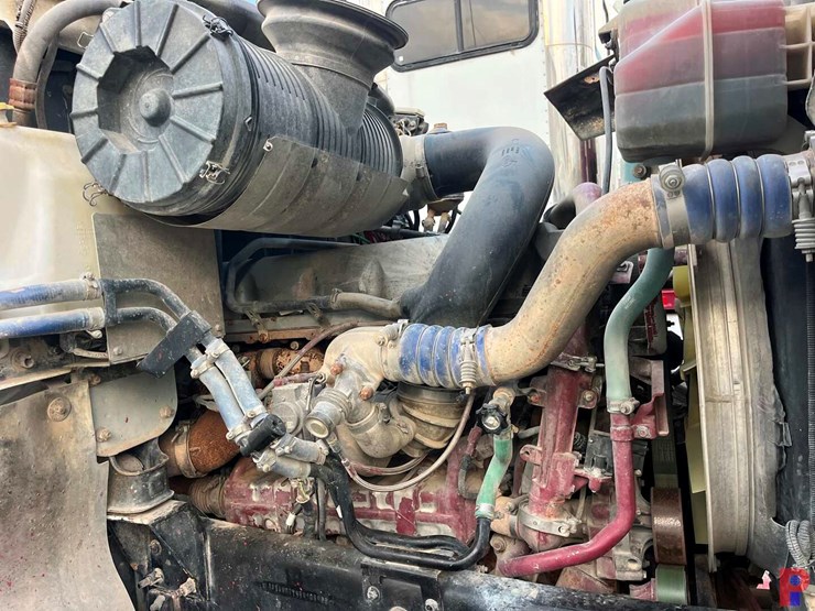 2011-mack-pinnacle-t/a--60k-hyd-winch-truck-image-9