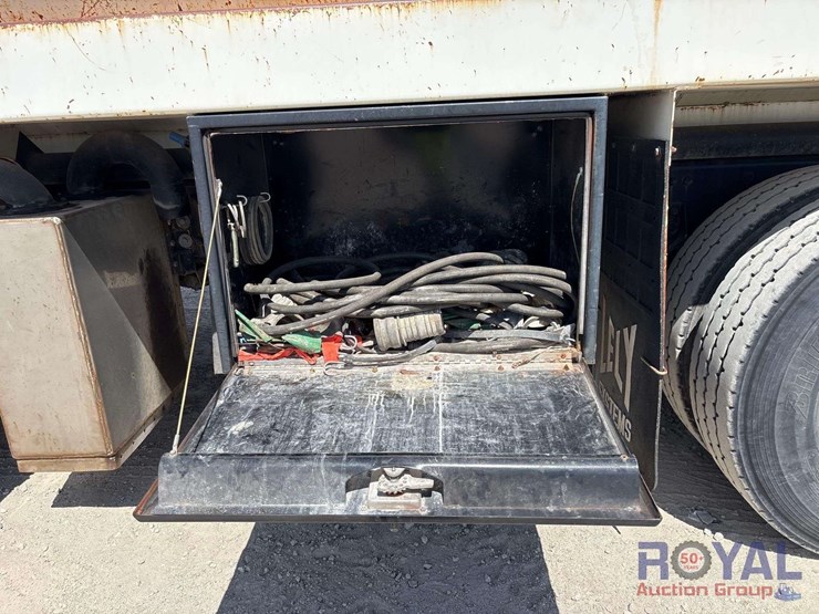 2016-freightliner-114sd-image-24