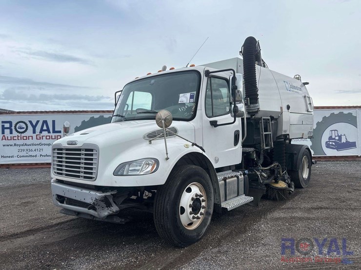 2019-freightliner-m2-106-8.5-cuyd-street-sweeper-truck-image-1