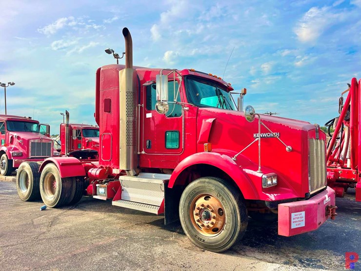 2010-kenworth-t800-image-1