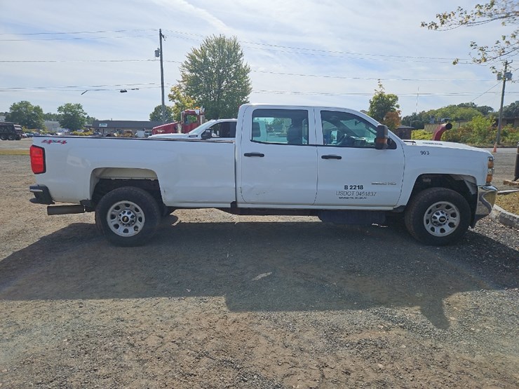 2017-chevrolet-3500hd-image-6