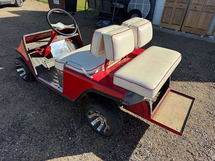 e-z-go-2-stroke-golf-cart,-runs-and-drives,-oil-injector-does-not-work-so-you-have-to-mix-the-gas-image-12