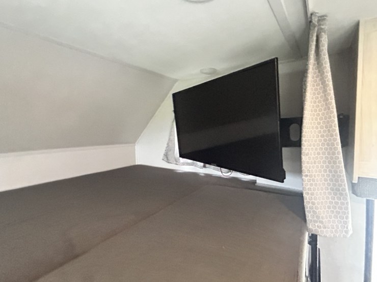 2021-ford-e450-image-57