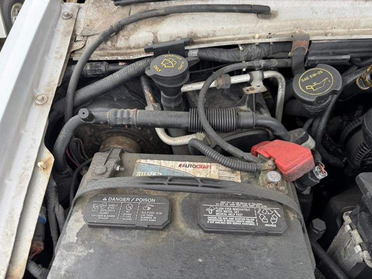 2008-ford-cargo-image-38