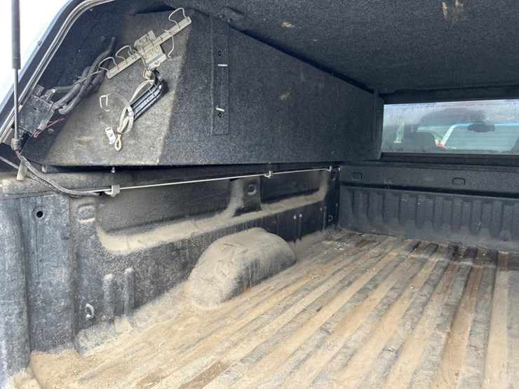 2014-chevrolet-3500-image-11