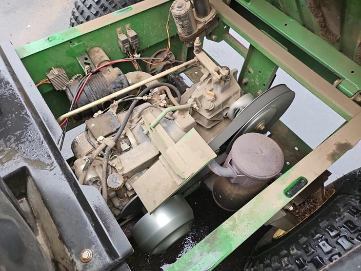 john-deere-gator-image-10