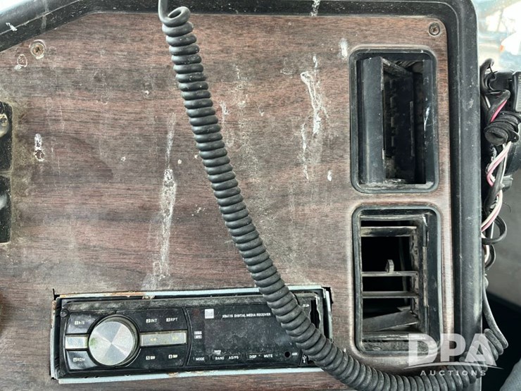 1989-freightliner-day-cab-truck-(jn0784,-unit-06815)-image-65
