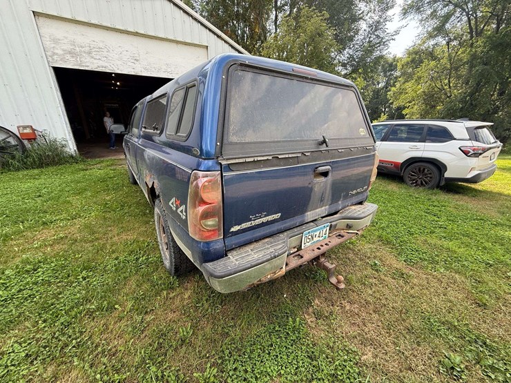 2003-chevrolet-extended-cab-pickup-with-topper,-4x4,-261,233-miles,-v8,-automatic-transmission,-per-image-10