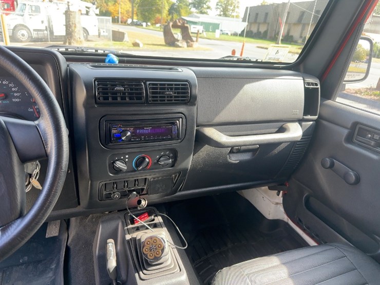 2004-jeep-wrangler-image-19