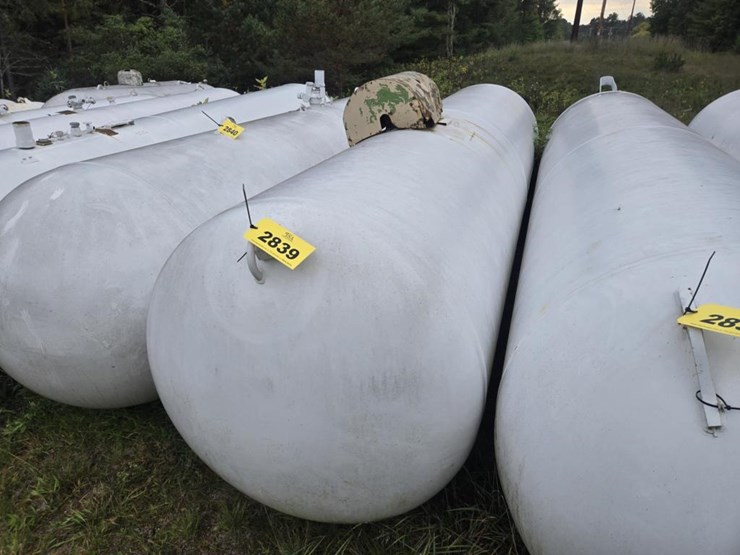 #2839-•-lang-1000-gallon-lp-tank-image-1