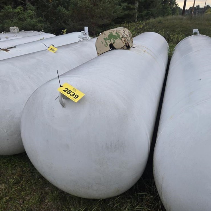 #2839 • Lang 1000 Gallon LP Tank