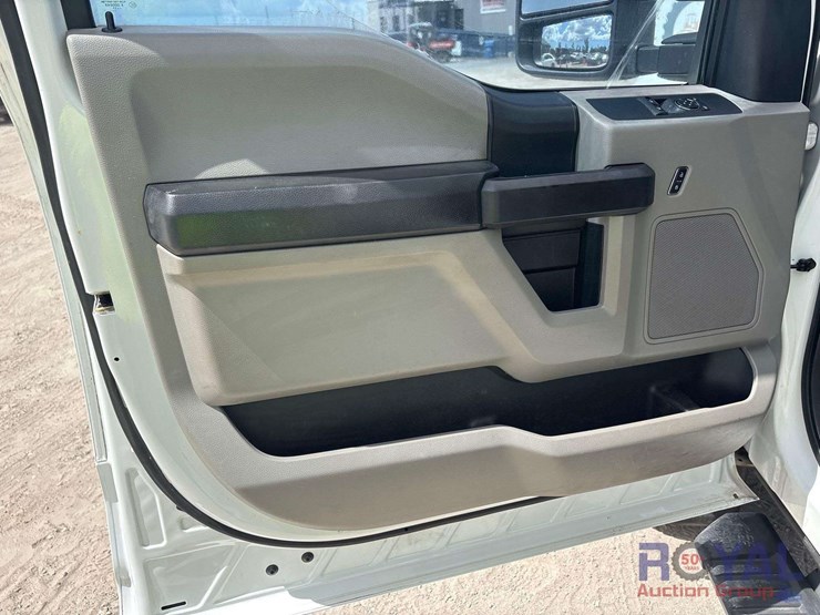 2017-ford-f550-image-6