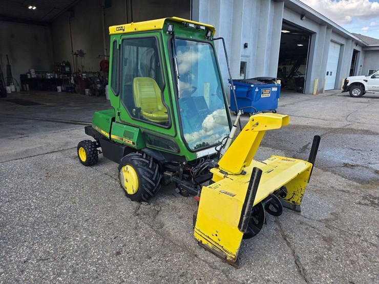 john-deere-f935-image-13