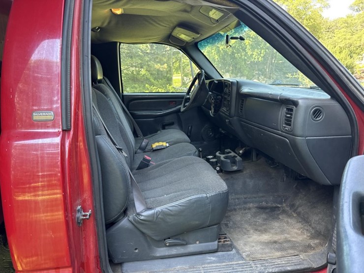 2001-chevrolet-3500-image-27