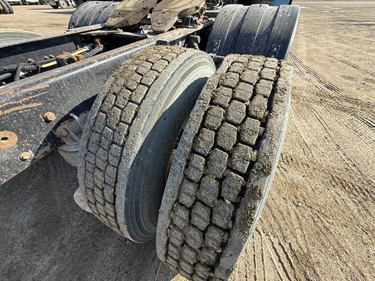 2015-kenworth-t800-image-66