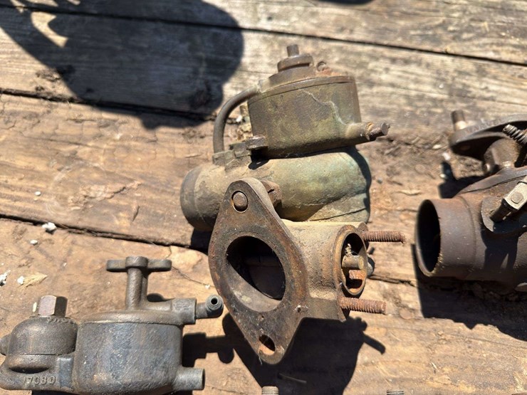 carburetor-assortment-image-3