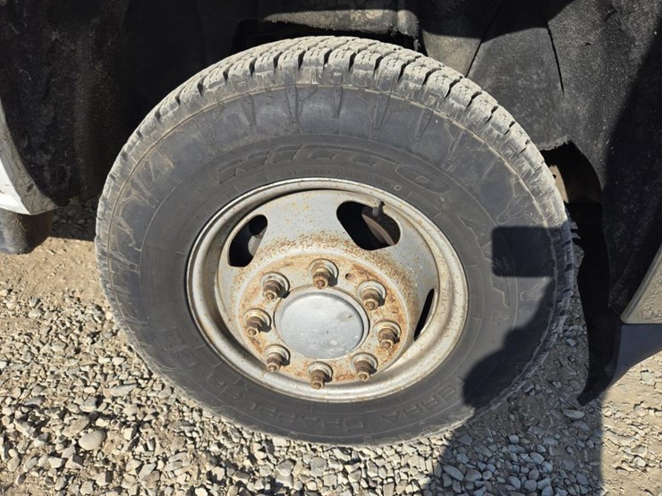 2015-chevrolet-3500-image-65