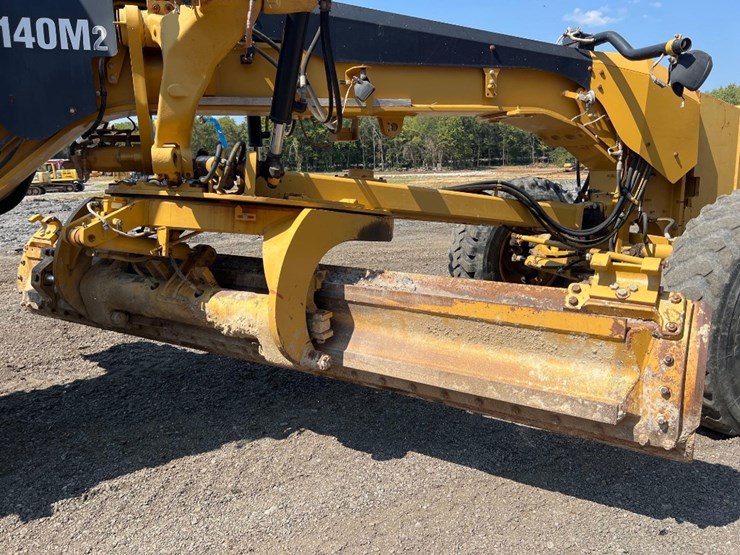 caterpillar-140m2-image-30
