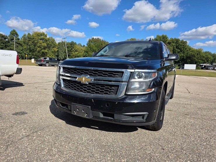 2019-chevrolet-tahoe-image-3