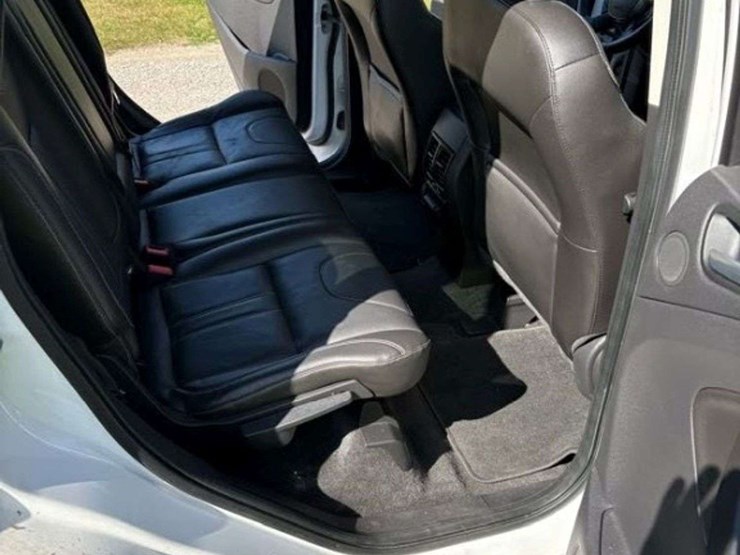 2013-ford-escape-titanium-image-8