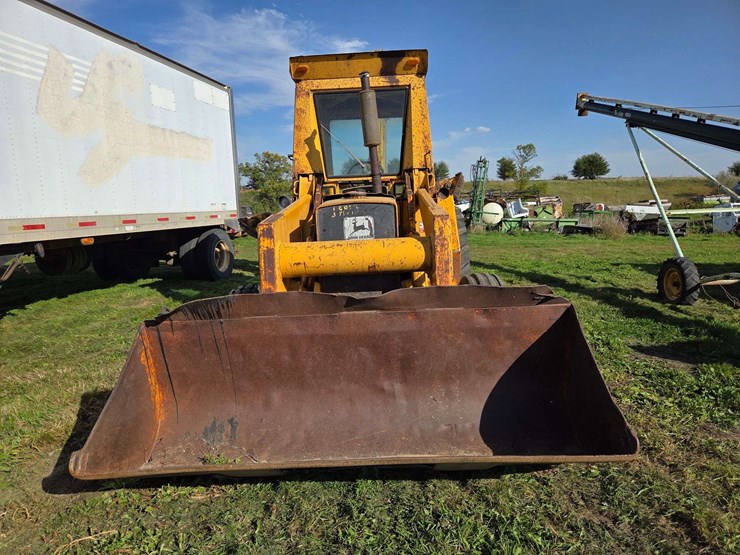 john-deere-510-image-11
