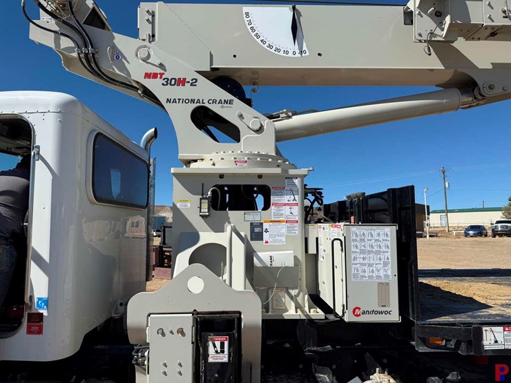 2019-peterbilt-367-image-8