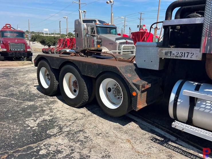 2001-mack-ch613-image-4