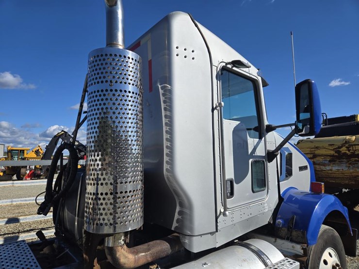 2005-kenworth-t800-image-13