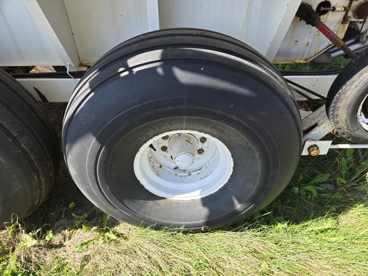 #2992-•-tyler-fluid-air-6-ton-dry-fertilizer-spreader-image-19