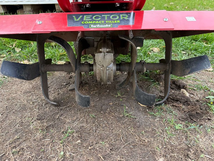 vector-22”-compact-tiller-image-4