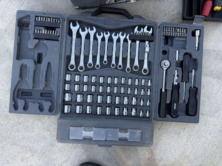 metric/sae-wrenches,-3/8”-drive-sockets,-bits,-in-poly-case;-sae-3/8”-drive-sockets,-other-tools-in-image-4