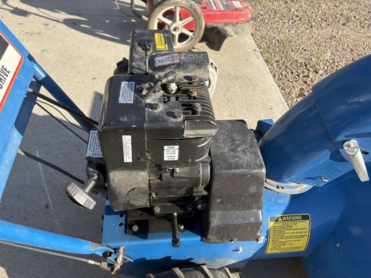 ford-st524a-walk-behind-self-propelled-snow-blower,-5-speed,-24”,-5hp-b&s-image-11