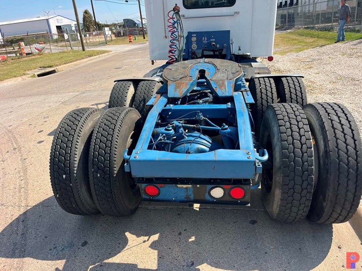 2013-peterbilt-367-image-4