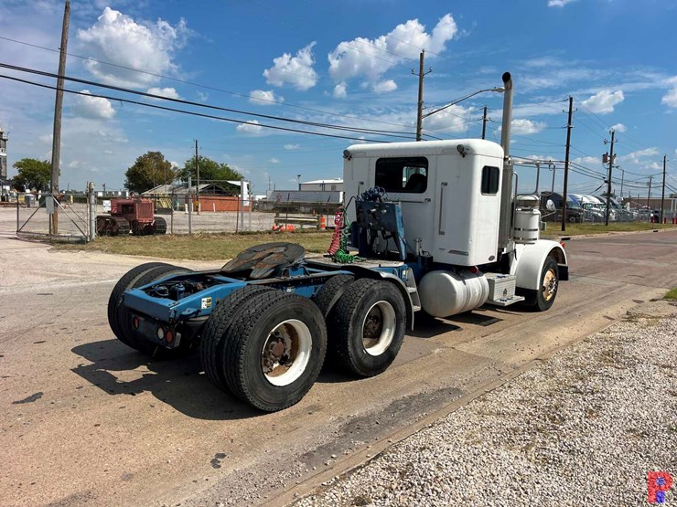 2007-peterbilt-378-image-3