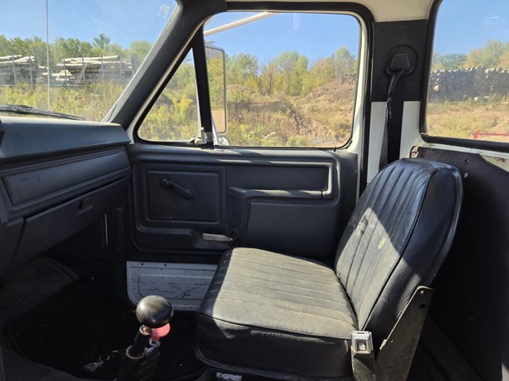 1994-ford-f700-image-53