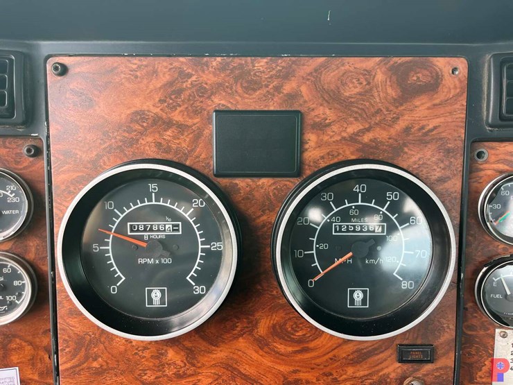 2001-kenworth-t800-image-11