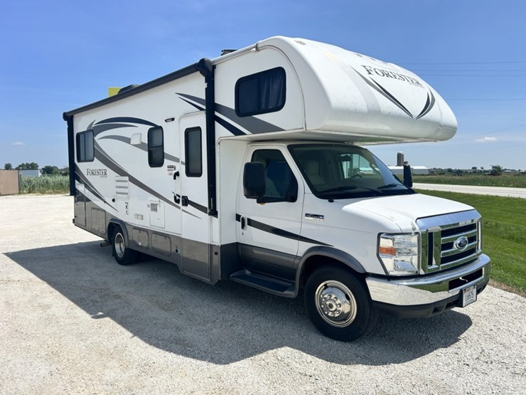2017-ford-e450-image-7