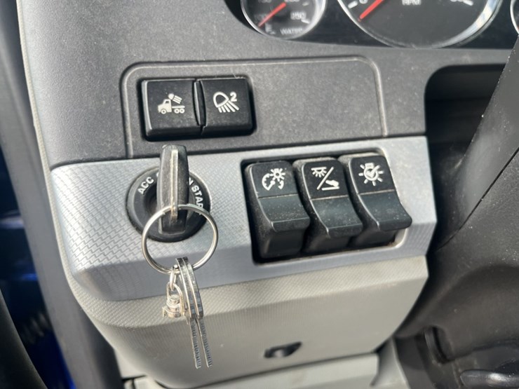 2020-kenworth-t680-image-124