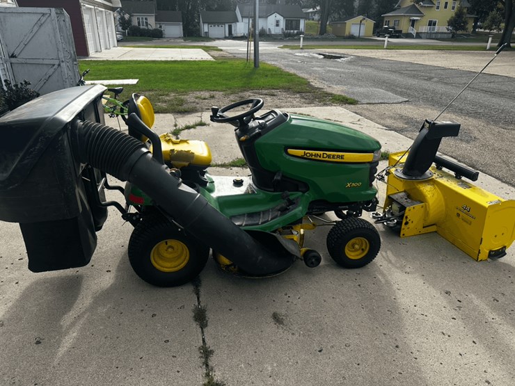 john-deere-x300-image-3