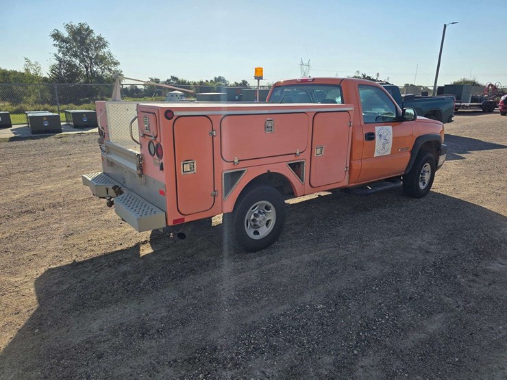 2006-chevrolet-2500hd-image-11