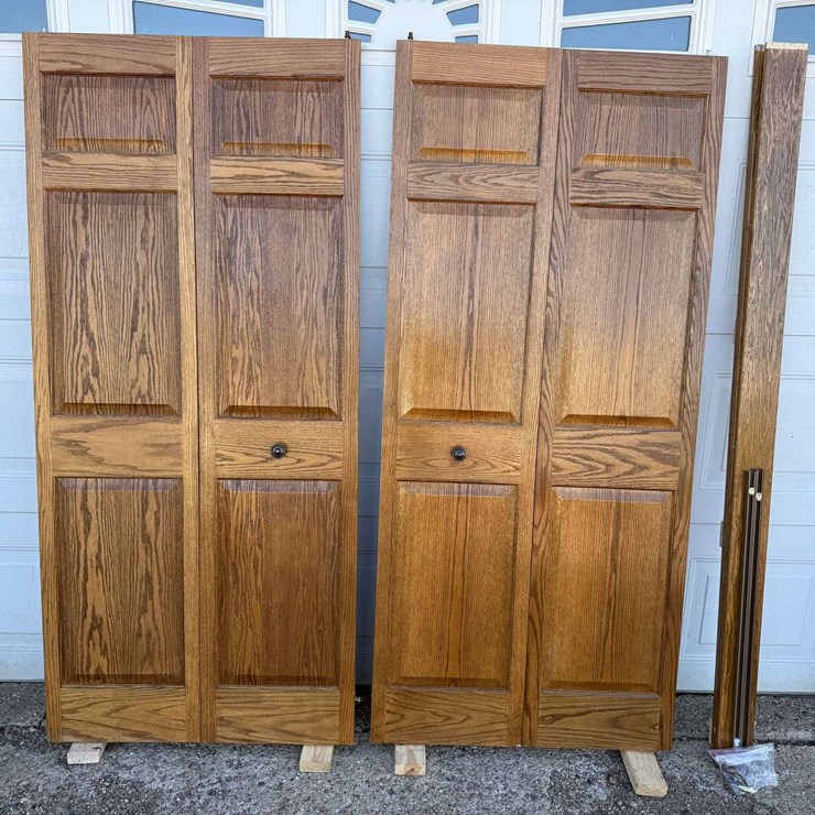 6’ Oak Bi-Fold Doors with Frame and Hardware
