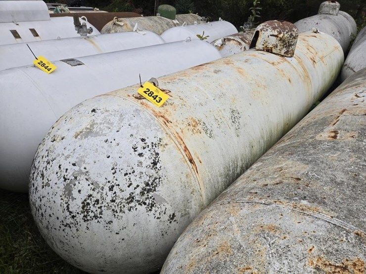 #2843-•-beaird-1000-gallon-lp-tank-image-1