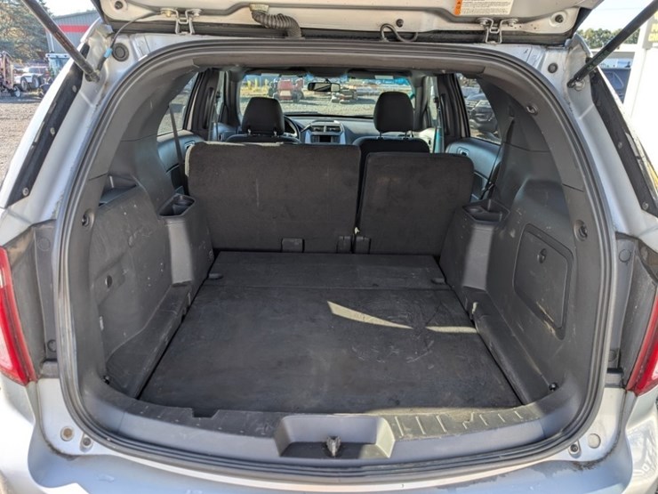2014-ford-explorer-image-21
