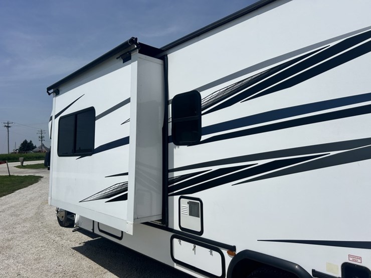 2023-ford-e450-image-43